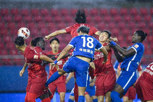 开云体育-进球最多失球最少！“蜷取”海港升班马初露冠军相？